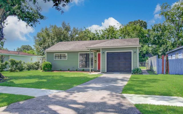 2802 Windsor Lane, Pasadena, TX 77506