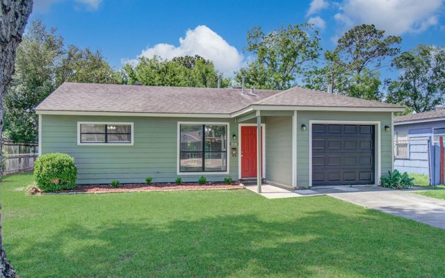 2802 Windsor Lane, Pasadena, TX 77506