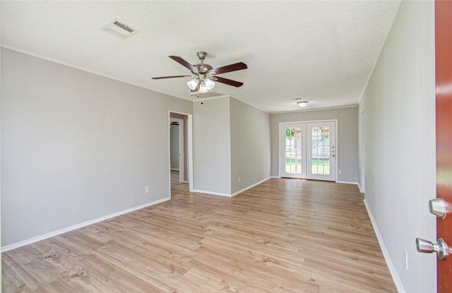 2802 Windsor Lane, Pasadena, TX 77506