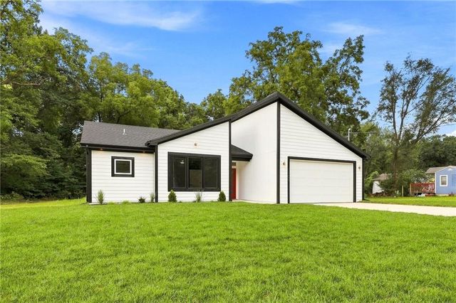 5705 Tauromee Avenue, Kansas City, KS 66102