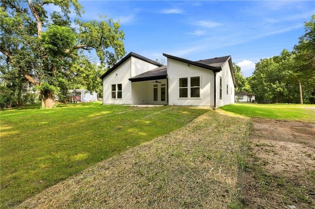 5705 Tauromee Avenue, Kansas City, KS 66102