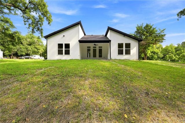 5705 Tauromee Avenue, Kansas City, KS 66102