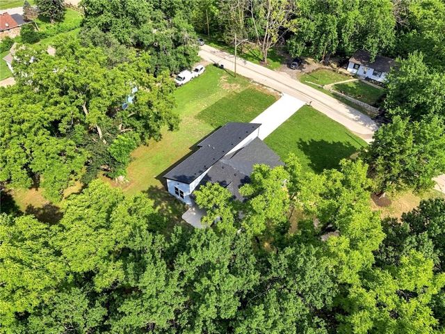 5705 Tauromee Avenue, Kansas City, KS 66102