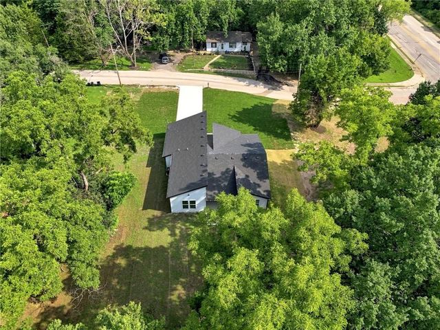 5705 Tauromee Avenue, Kansas City, KS 66102