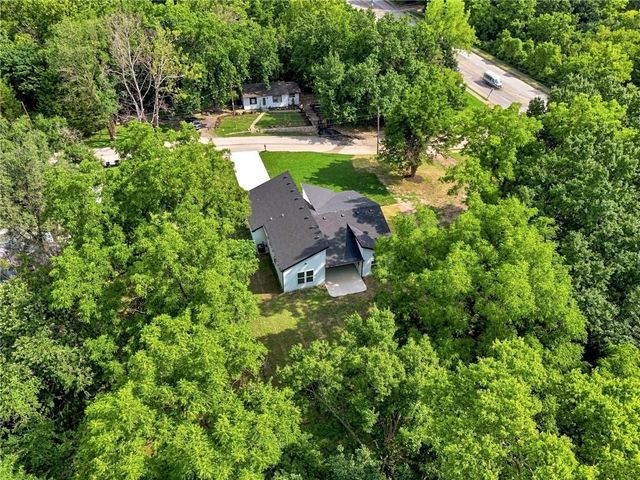 5705 Tauromee Avenue, Kansas City, KS 66102