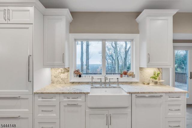 18 BAYVIEW TERRACE, Green Brook Twp., NJ 08812