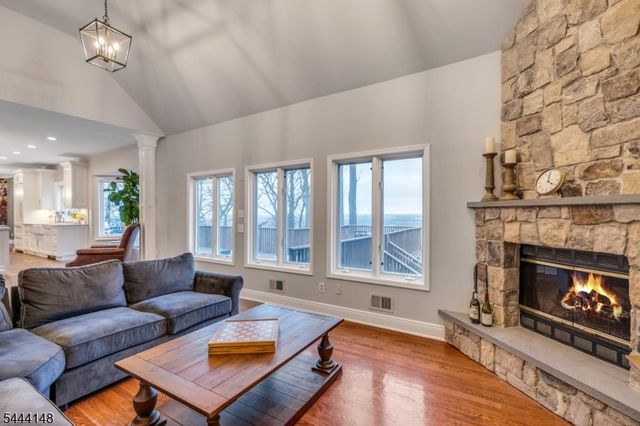 18 BAYVIEW TERRACE, Green Brook Twp., NJ 08812