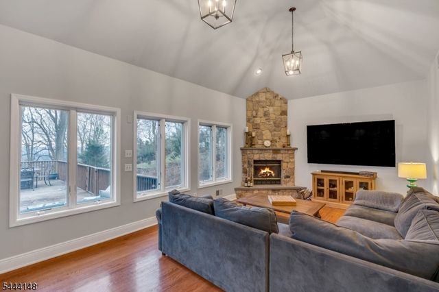 18 BAYVIEW TERRACE, Green Brook Twp., NJ 08812