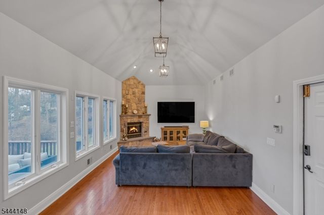 18 BAYVIEW TERRACE, Green Brook Twp., NJ 08812