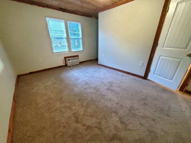 210 Rawls Creek Rd, Gordonsville, TN 38563