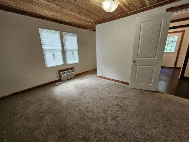 210 Rawls Creek Rd, Gordonsville, TN 38563