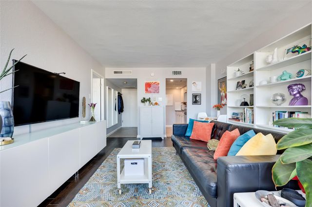 1800 Lavaca ST A-711, Austin, TX 78701