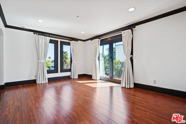 309 N Doheny Drive, Beverly Hills, CA 90211