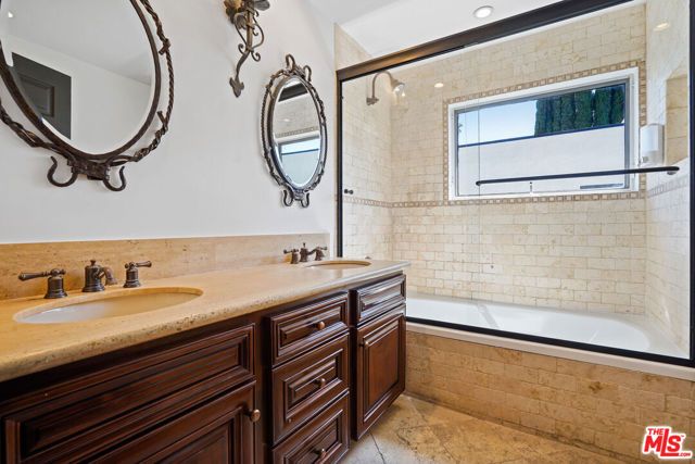 309 N Doheny Drive, Beverly Hills, CA 90211