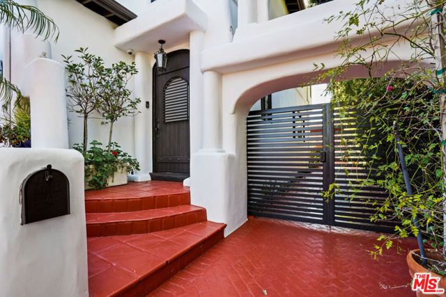 309 N Doheny Drive, Beverly Hills, CA 90211