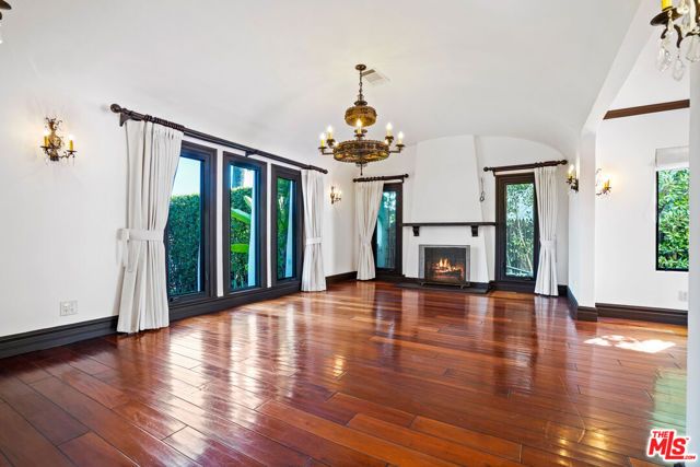 309 N Doheny Drive, Beverly Hills, CA 90211