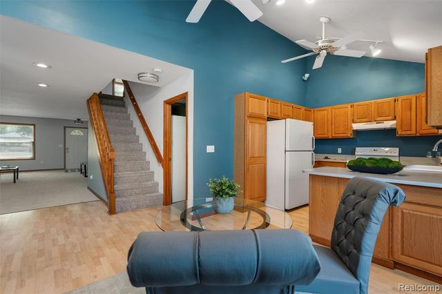 22327 Martin Road, Saint Clair Shores, MI 48081