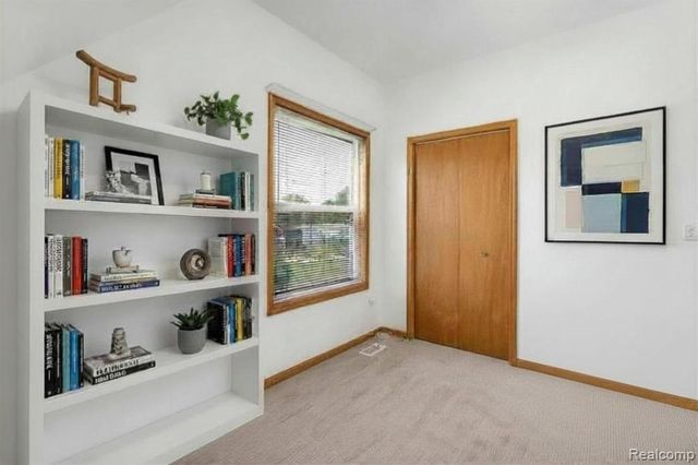 22327 Martin Road, Saint Clair Shores, MI 48081