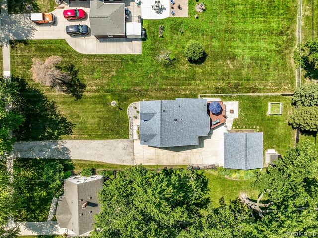 22327 Martin Road, Saint Clair Shores, MI 48081
