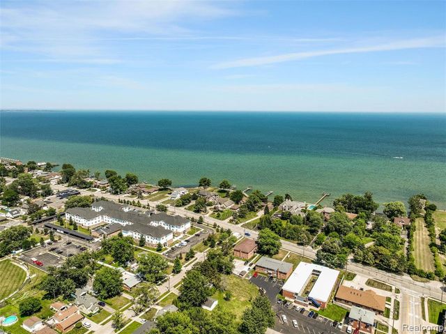 22327 Martin Road, Saint Clair Shores, MI 48081