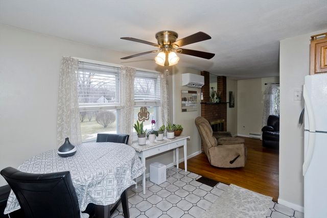 125 Pondview Dr, Ludlow, MA 01056