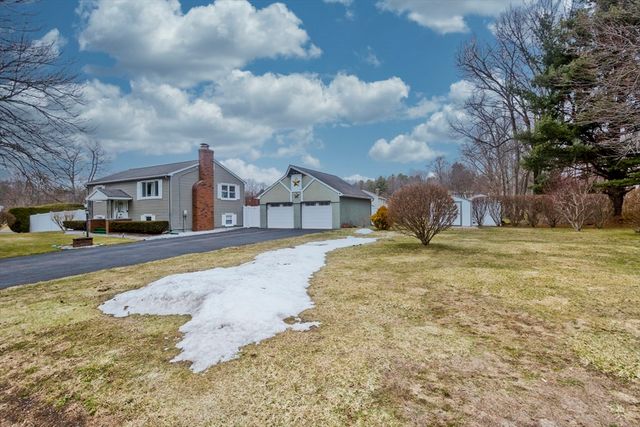 125 Pondview Dr, Ludlow, MA 01056