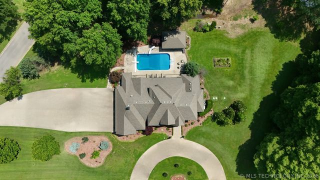 870 Cherry Springs Drive, Tahlequah, OK 74464