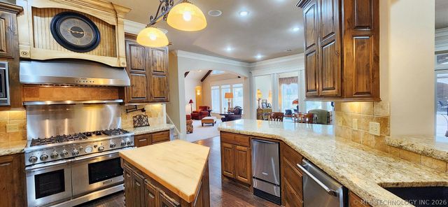 870 Cherry Springs Drive, Tahlequah, OK 74464