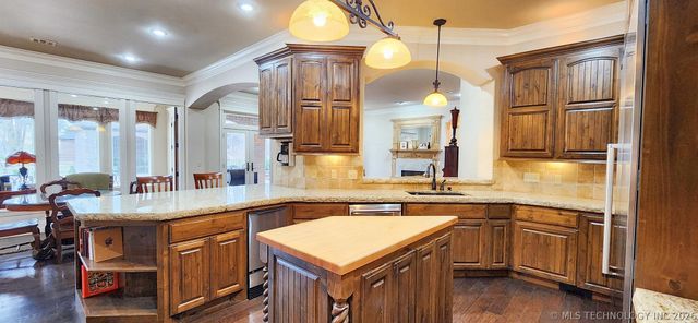 870 Cherry Springs Drive, Tahlequah, OK 74464