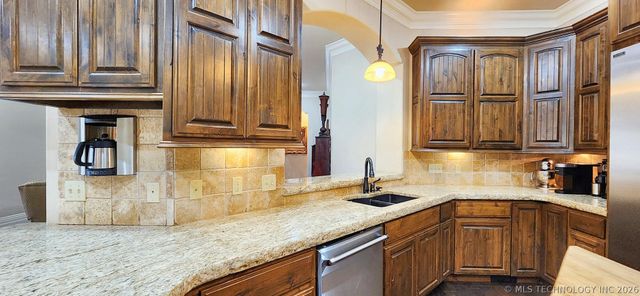 870 Cherry Springs Drive, Tahlequah, OK 74464