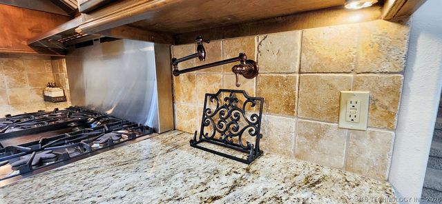 870 Cherry Springs Drive, Tahlequah, OK 74464