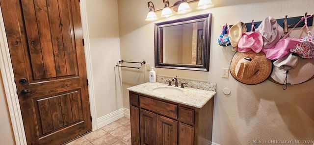 870 Cherry Springs Drive, Tahlequah, OK 74464