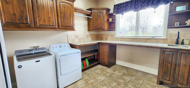 870 Cherry Springs Drive, Tahlequah, OK 74464