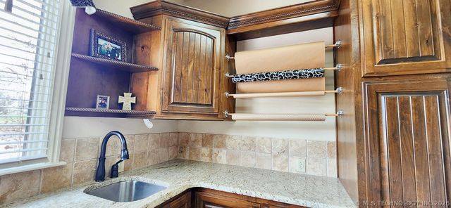 870 Cherry Springs Drive, Tahlequah, OK 74464