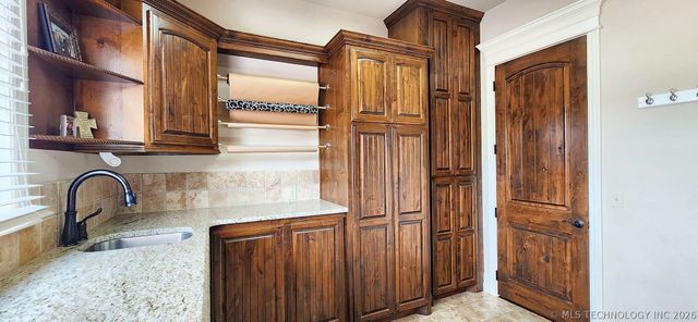 870 Cherry Springs Drive, Tahlequah, OK 74464