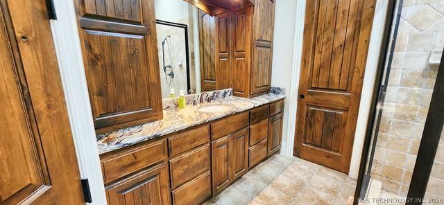 870 Cherry Springs Drive, Tahlequah, OK 74464