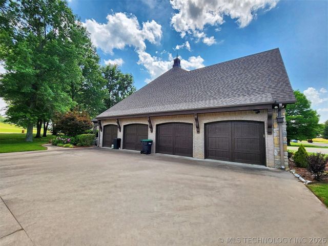 870 Cherry Springs Drive, Tahlequah, OK 74464