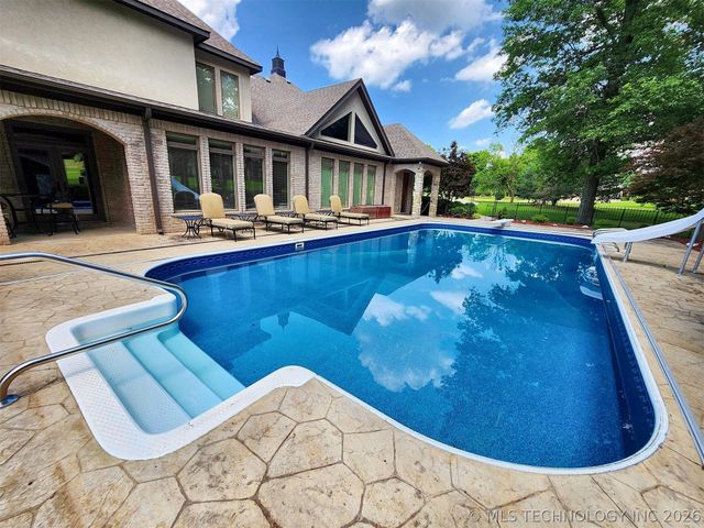 870 Cherry Springs Drive, Tahlequah, OK 74464