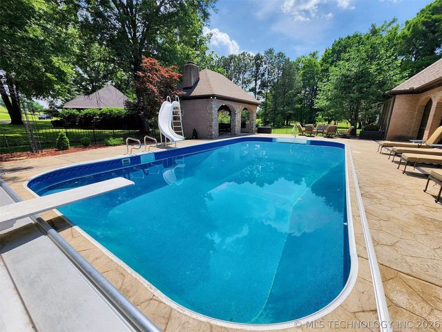 870 Cherry Springs Drive, Tahlequah, OK 74464