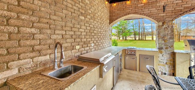 870 Cherry Springs Drive, Tahlequah, OK 74464