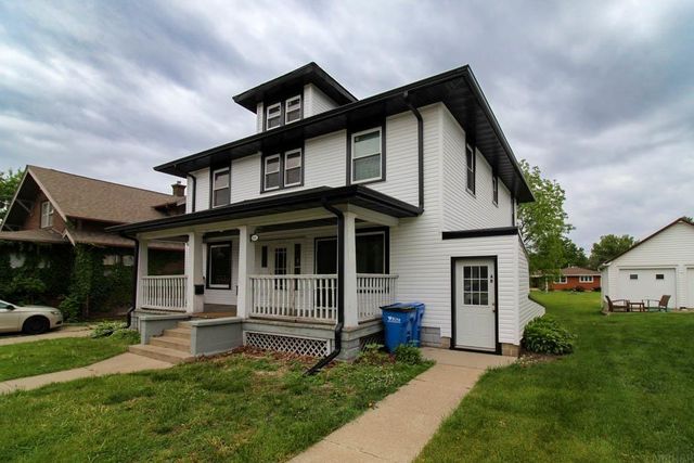 811 G Avenue, Grundy Center, IA 50638