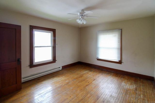 811 G Avenue, Grundy Center, IA 50638