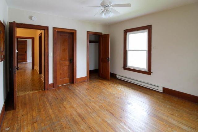 811 G Avenue, Grundy Center, IA 50638