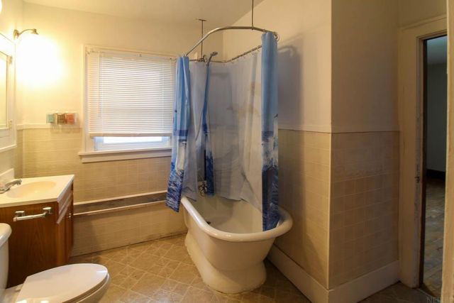 811 G Avenue, Grundy Center, IA 50638