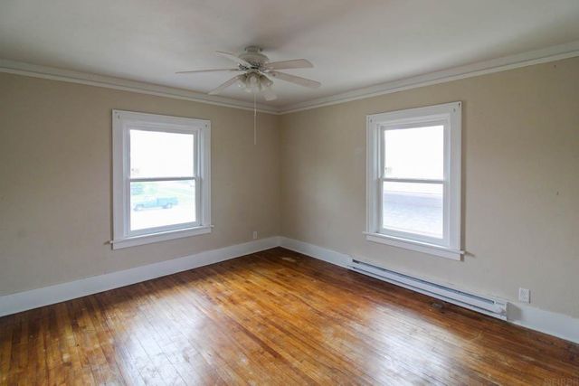 811 G Avenue, Grundy Center, IA 50638