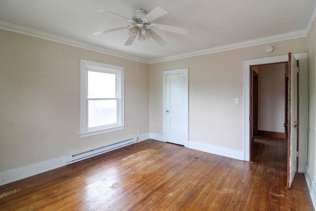 811 G Avenue, Grundy Center, IA 50638