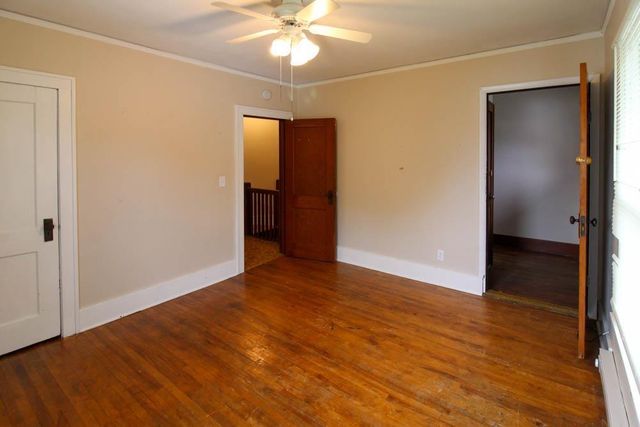 811 G Avenue, Grundy Center, IA 50638