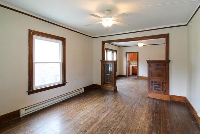 811 G Avenue, Grundy Center, IA 50638