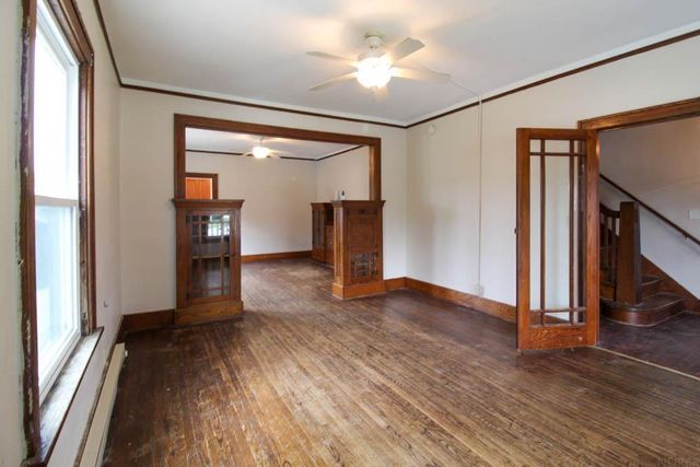 811 G Avenue, Grundy Center, IA 50638