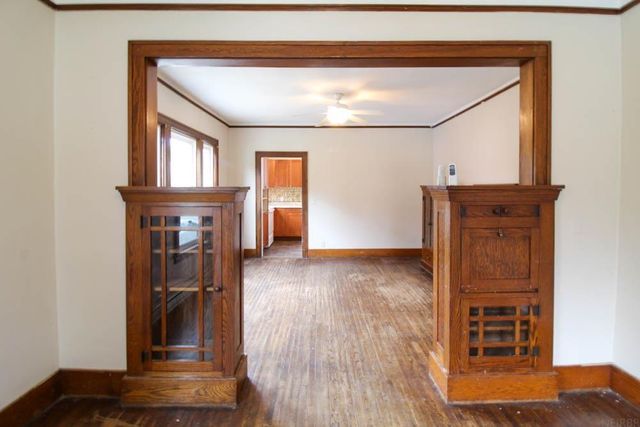 811 G Avenue, Grundy Center, IA 50638